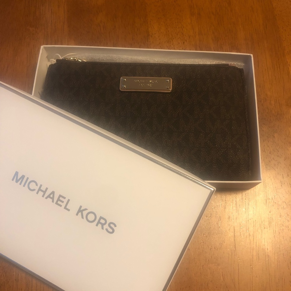 Michael Kors Wristlet